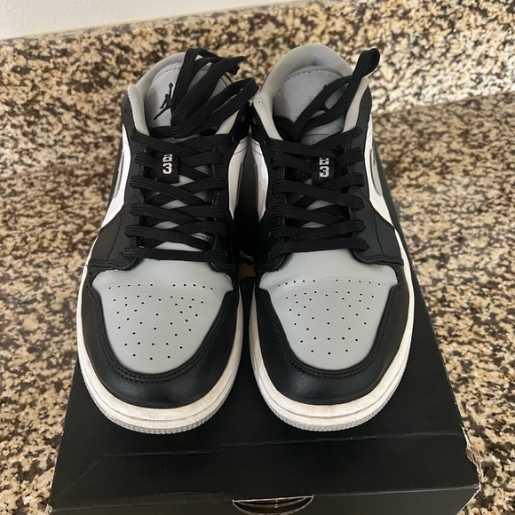Jordan 1 Low Shadow NDS Size: 9 🔥 - Picture 6 of 6
